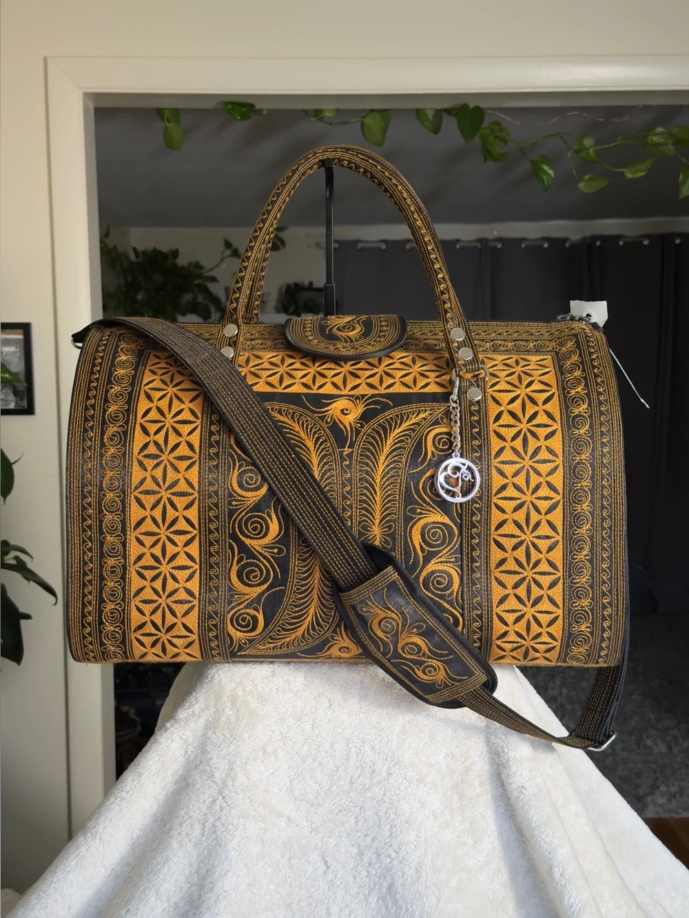 New BANDA BAGS Kayu Weekender Bag Embroidered Large Duffle Carry On Travel NWOT